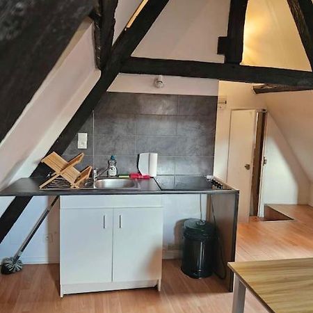 Le Petit Medieval Apartment Montlucon Luaran gambar