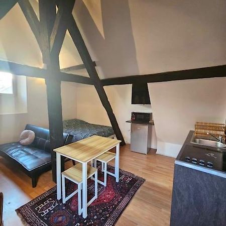 Le Petit Medieval Apartment Montlucon Luaran gambar